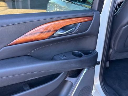 Used 2015 Cadillac Escalade ESV Premium RWD image 26