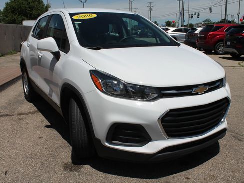 Used 2020 Chevrolet Trax LS FWD image 7