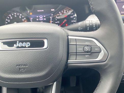 Certified 2023 Jeep Compass Latitude image 42