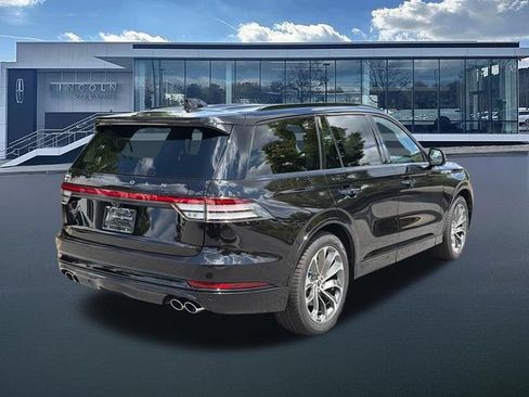 New 2026 Lincoln Aviator 2WD w/ Jet Appearance Package image 8