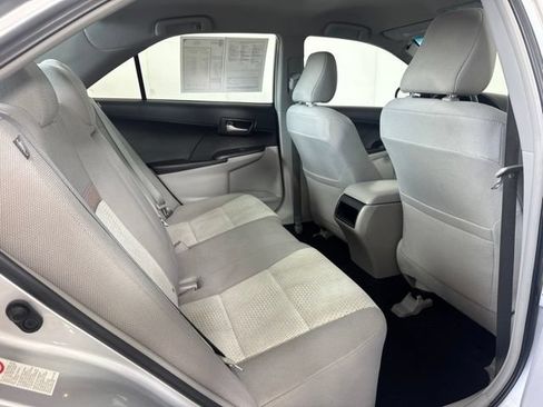 Used 2012 Toyota Camry LE FWD image 5