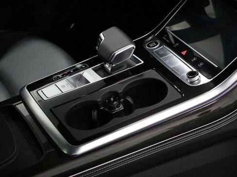 Used 2025 Audi Q8 Premium Plus w/ Premium Plus Package image 20