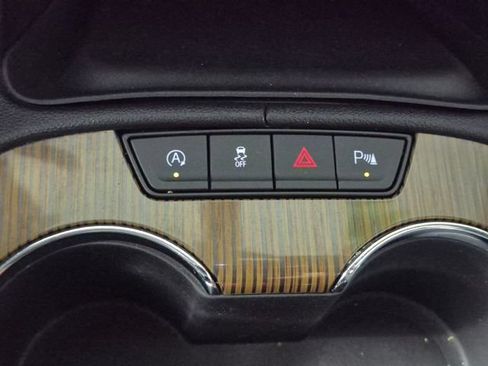 Used 2020 GMC Acadia SLE FWD image 19