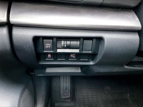 Used 2018 Subaru Crosstrek 2.0i Limited image 34