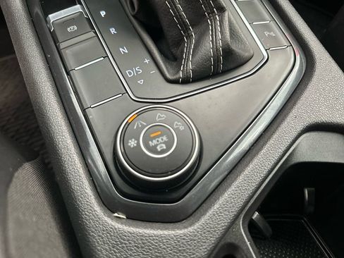 Used 2021 Volkswagen Tiguan SE R-Line image 27