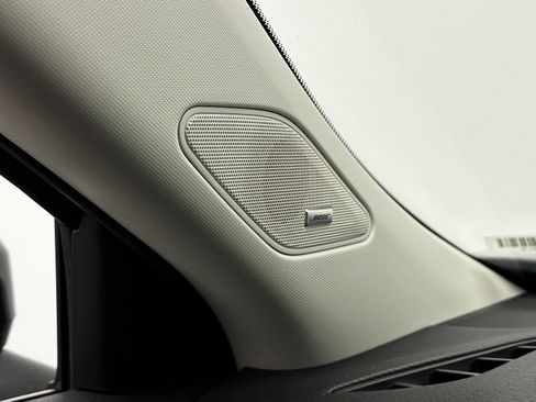 Used 2024 Mitsubishi Outlander SE Black Edition image 25