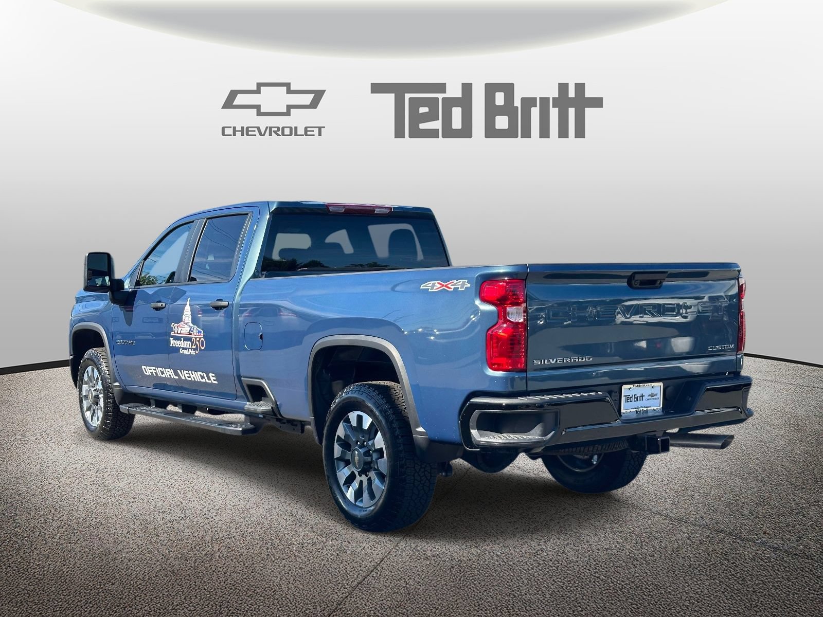 Used 2026 Chevrolet Silverado 2500 Custom AWD/4WD image 6
