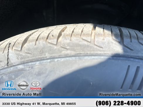 Used 2025 Toyota RAV4 XLE AWD/4WD image 12