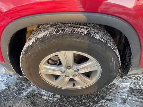 Certified 2020 Chevrolet Trax LT w/ LT Convenience Package image 18