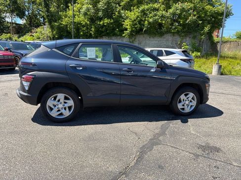 Certified 2025 Hyundai Kona SE AWD/4WD image 8