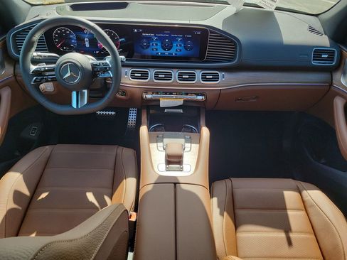 New 2026 Mercedes-Benz GLS 580 4MATIC image 16