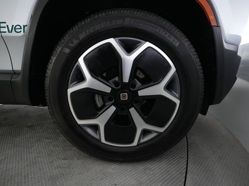 Used 2024 Rivian R1T Adventure AWD/4WD image 20