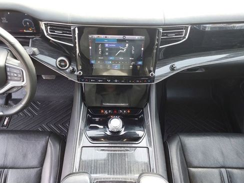 Used 2022 Jeep Wagoneer Series II image 11