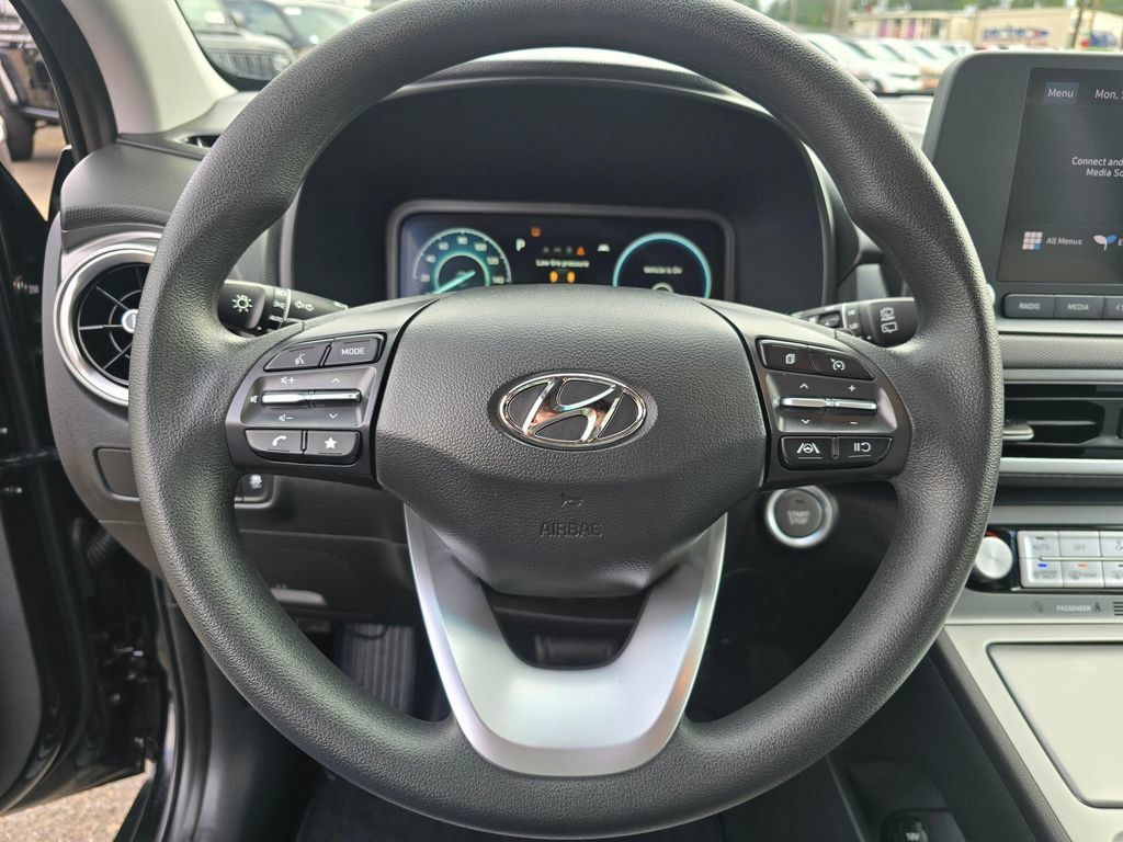 Used 2023 Hyundai Kona SE FWD image 20