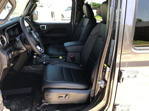 New 2025 Jeep Wrangler Unlimited Sahara w/ Safety Group AWD/4WD image 12