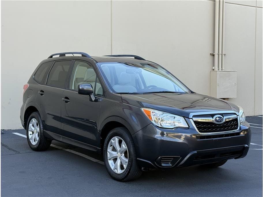 Used 2015 Subaru Forester 2.5i Premium AWD/4WD image 3
