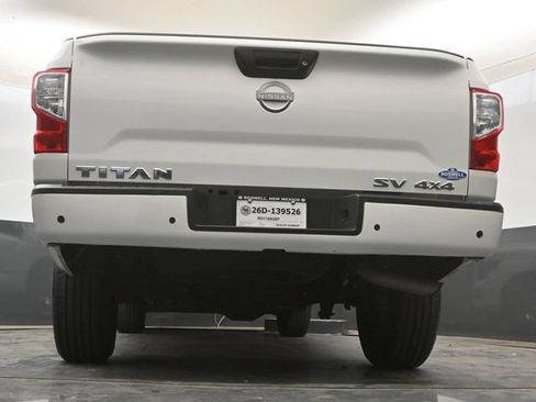 Used 2024 Nissan Titan SV AWD/4WD image 15