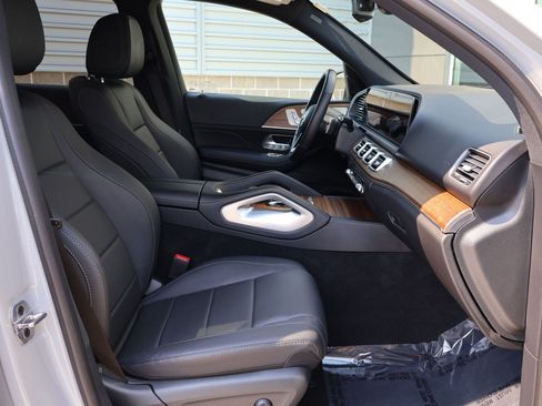 Used 2025 Mercedes-Benz GLE 450 4MATIC image 31