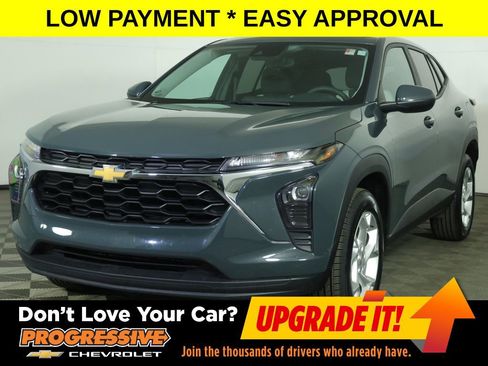 Used 2025 Chevrolet Trax LS w/ LS Convenience Package image 1