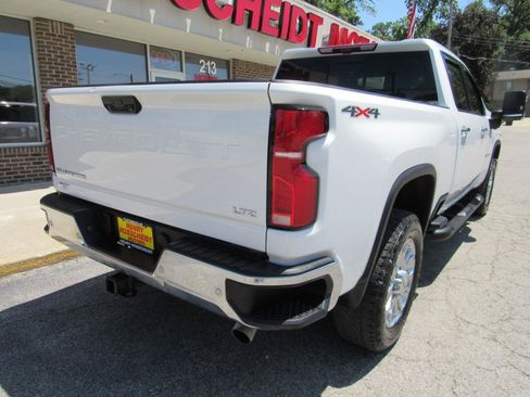 Used 2025 Chevrolet Silverado 2500 LTZ w/ LTZ Premium Package AWD/4WD image 12