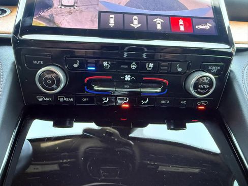 Used 2022 Jeep Grand Cherokee Summit AWD/4WD image 32
