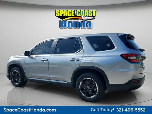 Certified 2025 Honda Pilot EX-L image 11