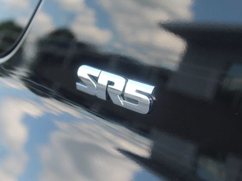 Used 2024 Toyota 4Runner SR5 AWD/4WD image 10