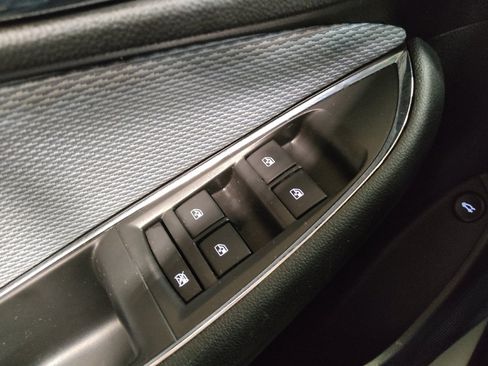 Used 2019 Chevrolet Cruze LS image 27