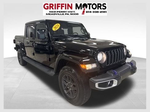 Used 2024 Jeep Gladiator Sport AWD/4WD image 1