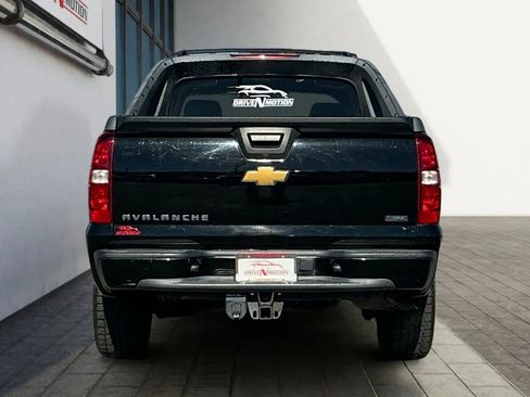 Used 2012 Chevrolet Avalanche LS image 5