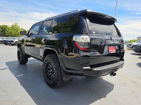 Used 2018 Toyota 4Runner SR5 Premium AWD/4WD image 6