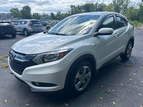 Used 2017 Honda HR-V EX image 9