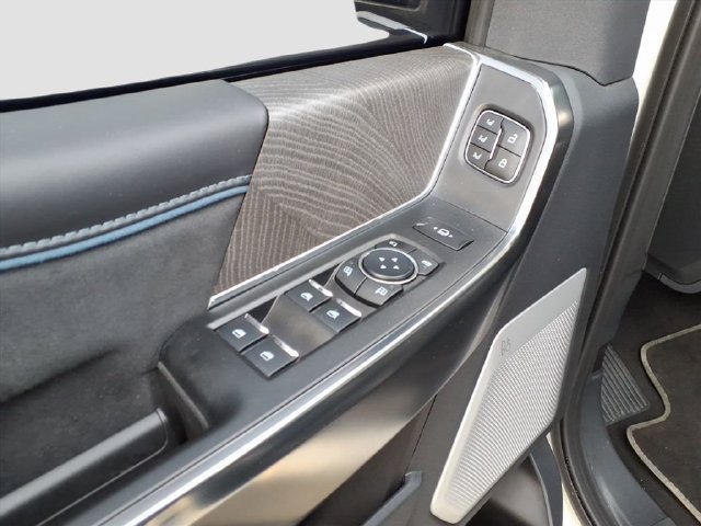 Used 2025 Ford F350 Platinum AWD/4WD image 26