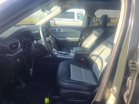 Used 2024 Ford Explorer XLT w/ Equipment Group 202A image 6
