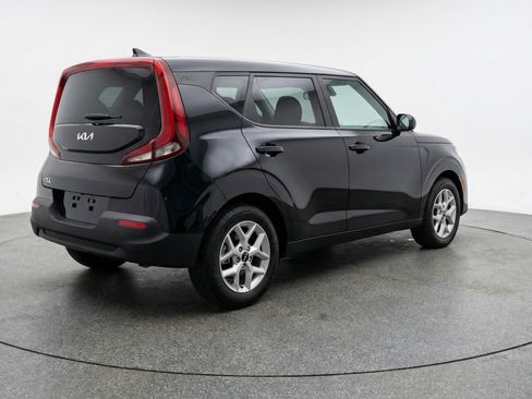 Used 2025 Kia Soul LX w/ LX Technology Package FWD image 9