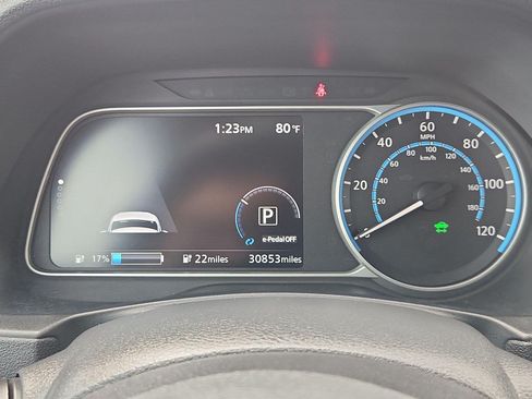 Used 2022 Nissan Leaf SV FWD image 12