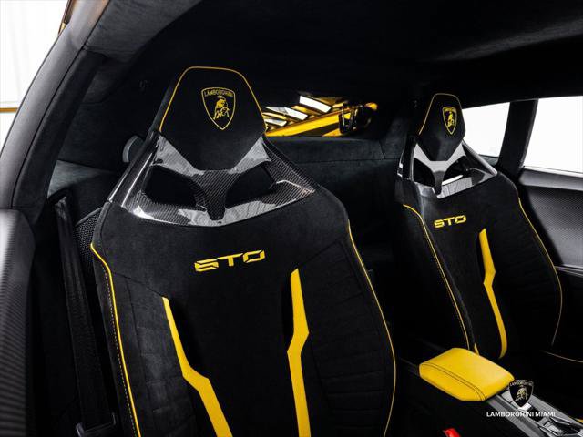 Used 2023 Lamborghini Huracan STO RWD image 46
