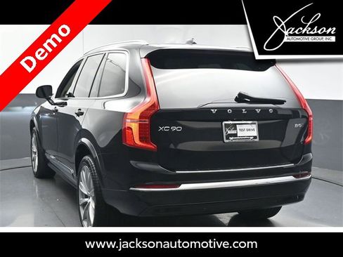 Used 2025 Volvo XC90 B5 Ultra w/ Lounge Package image 6