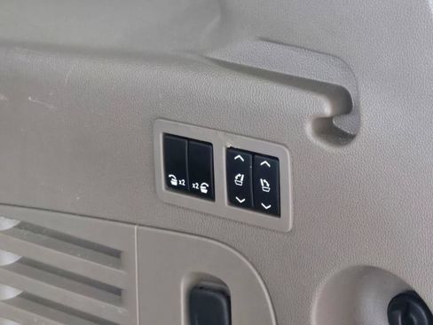 Certified 2018 Chevrolet Suburban Premier AWD/4WD image 15