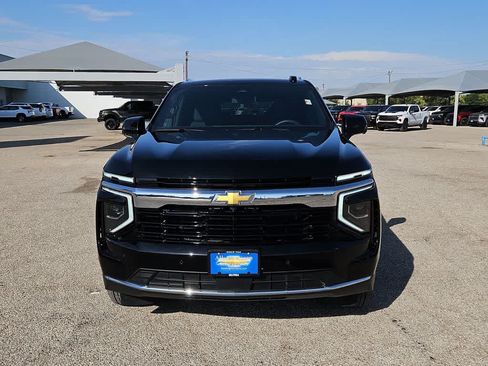 Used 2026 Chevrolet Tahoe LS AWD/4WD image 3
