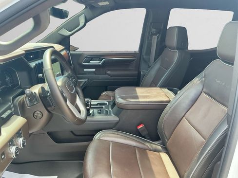 Used 2024 GMC Sierra 1500 Denali w/ Denali Reserve Package AWD/4WD image 9