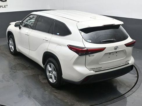 Used 2020 Toyota Highlander L image 47