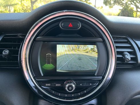 Used 2019 MINI Cooper 2-Door Hardtop image 13