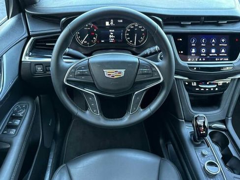 Used 2025 Cadillac XT5 Premium Luxury image 14