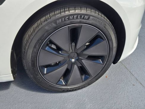 Used 2025 Tesla Model 3 Long Range RWD image 9