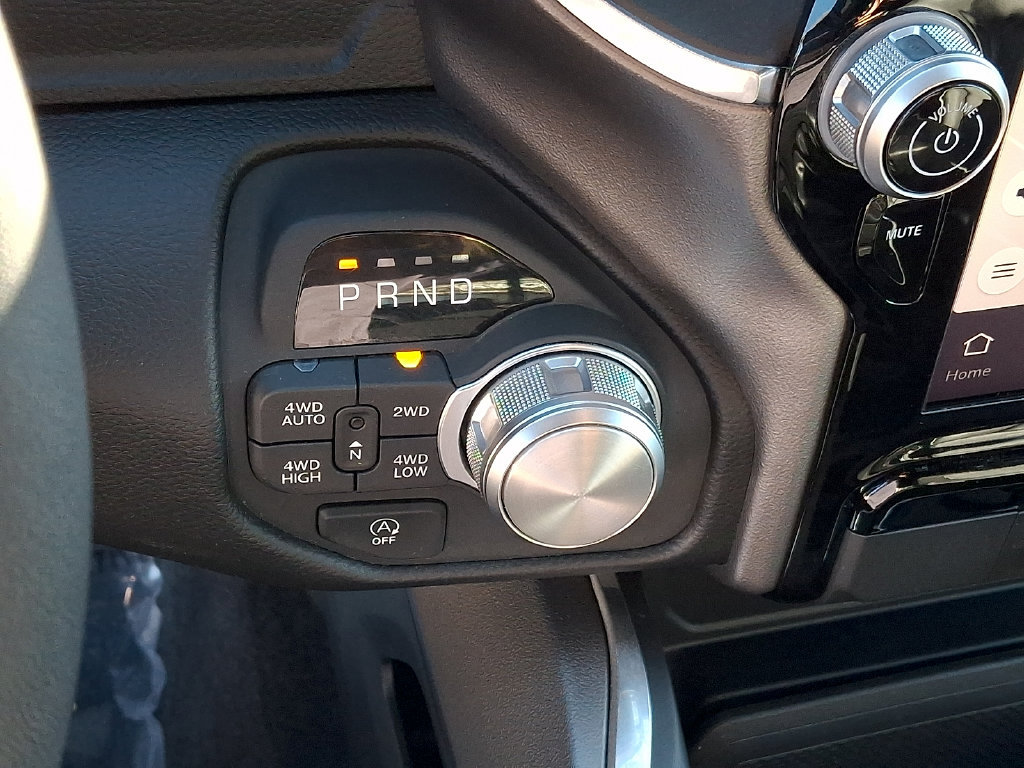Used 2026 RAM 1500 Laramie AWD/4WD image 14