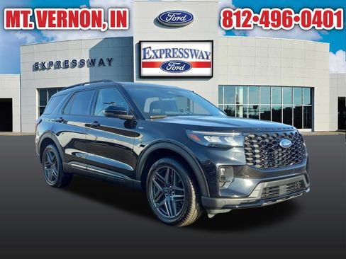 Used 2025 Ford Explorer ST-Line w/ ST-Line Street Pack AWD/4WD image 5