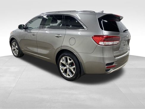 Used 2016 Kia Sorento SX image 2