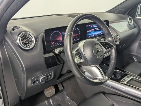 Used 2025 Mercedes-Benz GLA 250 image 13