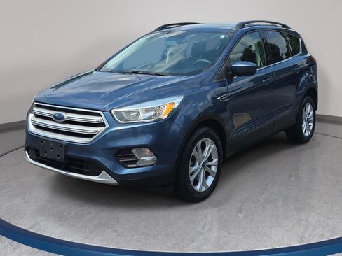 Used 2018 Ford Escape SE w/ SE Sync 3 Package AWD/4WD image 1